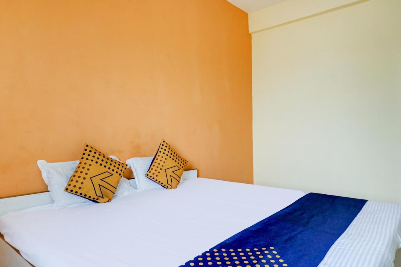 Spot On 82626 Hotel Shivtara Morgaon 외부 사진